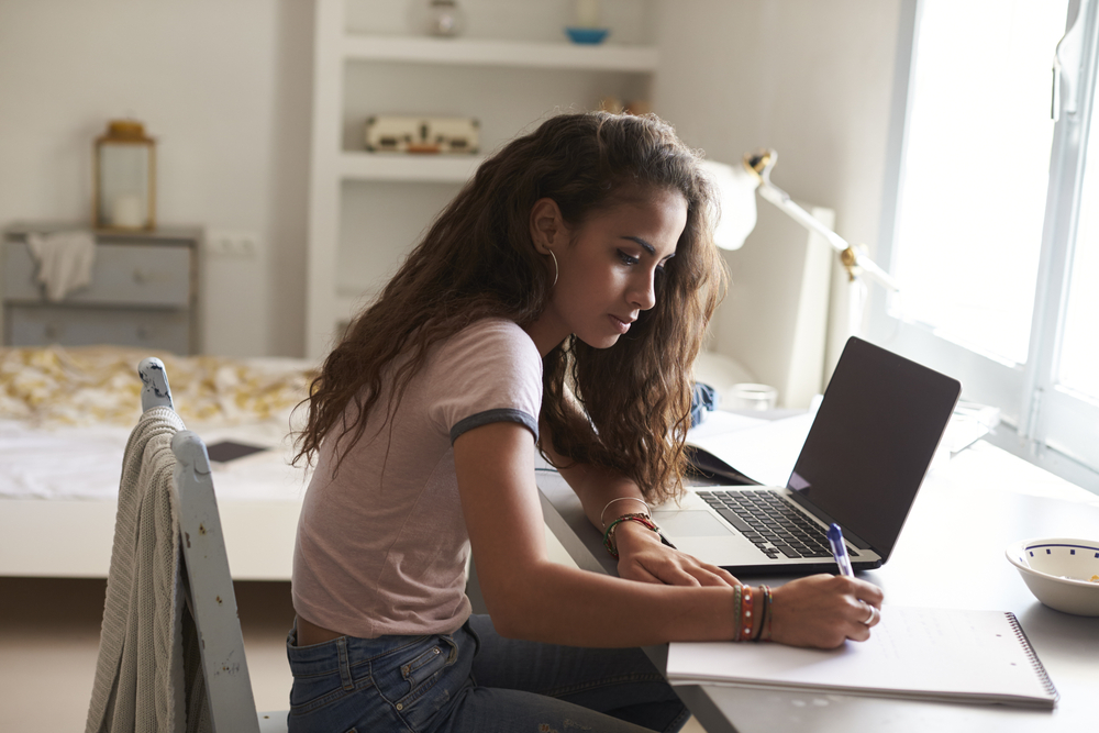 girl laptop